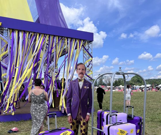 Голубиная почта и фото в тележке для чемоданов: что еще было в «Диком отеле» Яндекс Путешествий