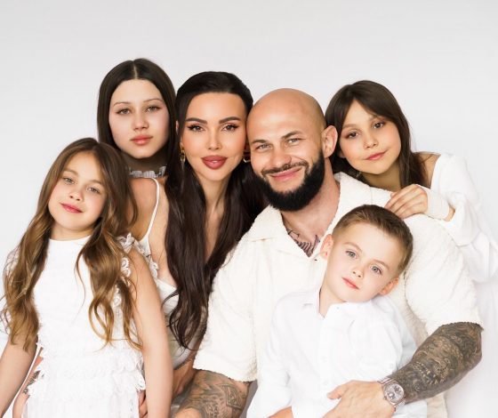 Оксана Самойлова рассказала, как ее старшая дочь зарабатывает деньги после ухода из соцсетей