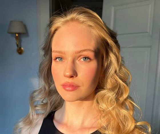 Как две капли воды: Елизавета Базыкина показала красавицу-сестру