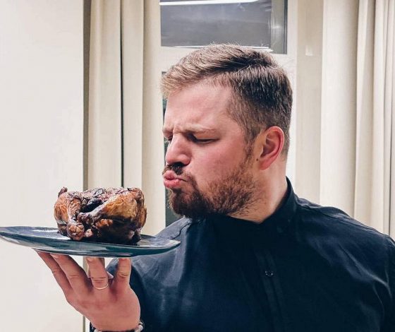 На фоне вспышки ботулизма в Москве: гендиректор «Кухни на районе» арестован по делу о массовом отравлении