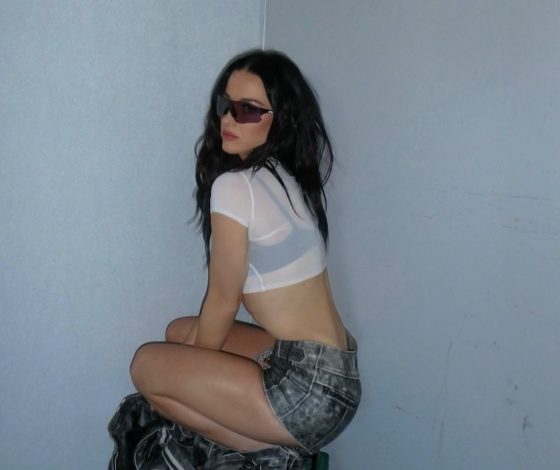 Кэти Перри стала выглядеть на 10 лет моложе. Говорим спасибо ее стилисту (и не только)