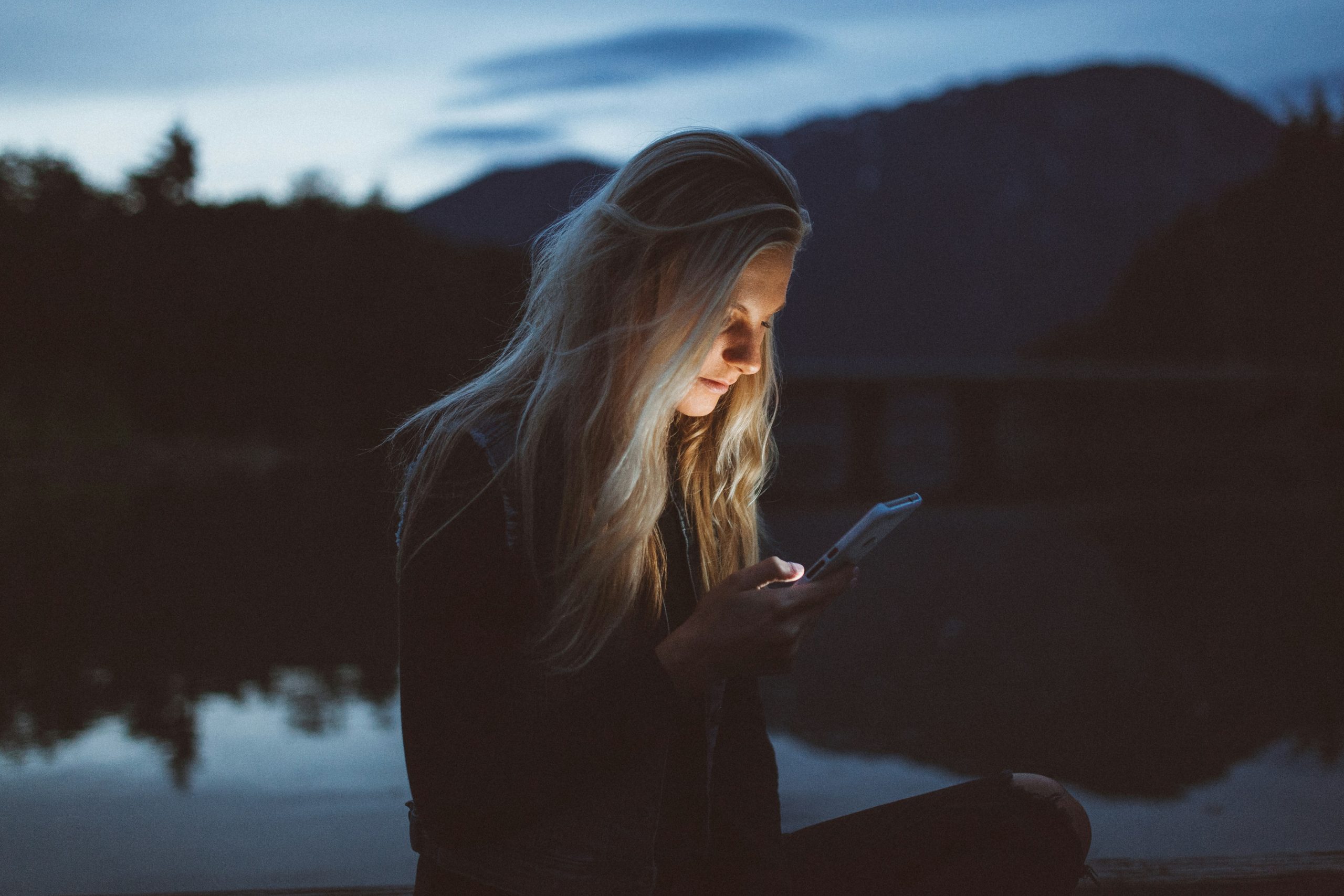 Phone fell into water: 7 tips to save the gadget