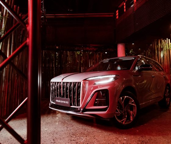 Премиальный автомобильный бренд HONGQI представил на российском рынке компактный кроссовер HS3