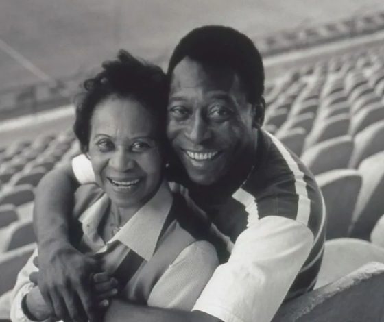 Скончалась мама Пеле, которая так и не узнала о его смерти