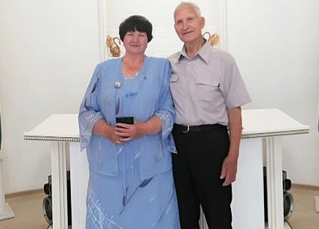 Познакомились в TikTok: 76-летняя пенсионерка вышла замуж за 87-летнего возлюбленного благодаря соцсети
