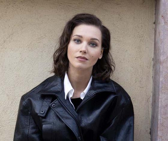 Кристина Асмус выложила снимок с папой