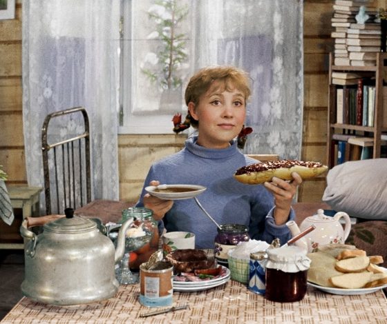 Гамбургеры и чебуреки: каким был фастфуд в СССР?