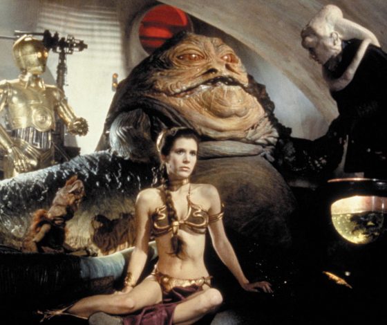 Молот Тора, бикини принцессы Леи и шлем из «Мандалорца» выставили на аукцион