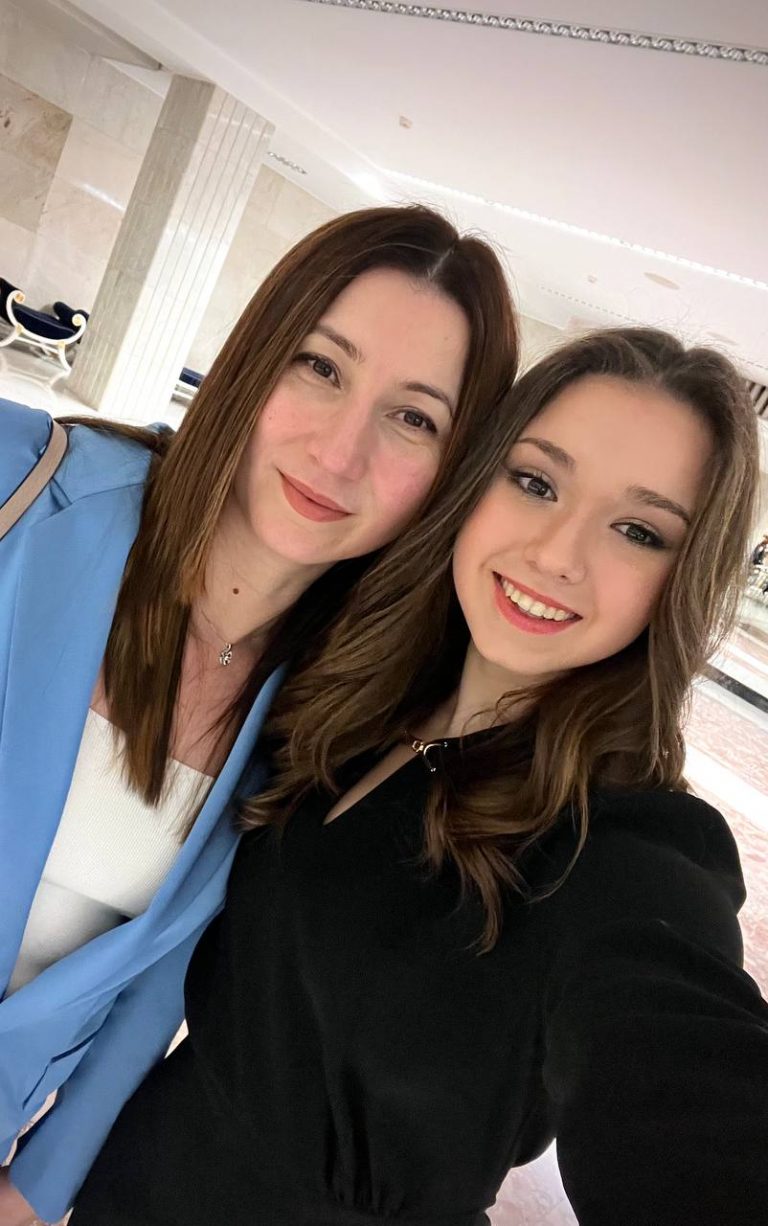 Камила Валиева резко отреагировала на интервью отца: «Только мама ...