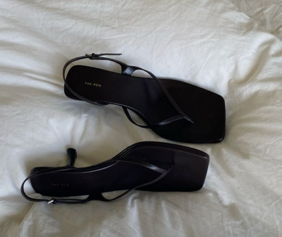 Вьетнамки на каблуке – самая модная обувь лета. Посмотри, как их носят модные блогеры