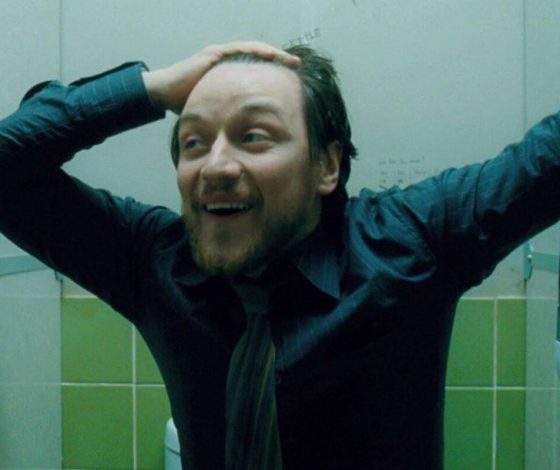 Джеймс МакЭвой рассказал о первой встрече с Дженнифер Энистон. Стыдно до сих пор