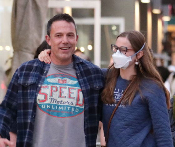 Дочь Бена Аффлека Вайолет рассказала, почему носит маску на публике