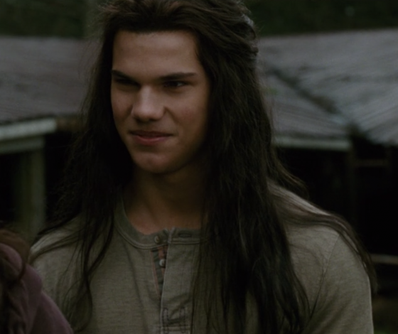 Как выглядит парень с самыми длинными волосами. Спойлер: их длина 161 см