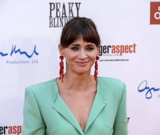 40-летняя звезда «Острых козырьков» Шарлин МакКенна тайно родила первенца