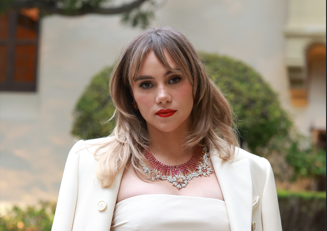 What does Suki Waterhouse look like 4 months after giving birth to her daughter with Robert Pattinson?