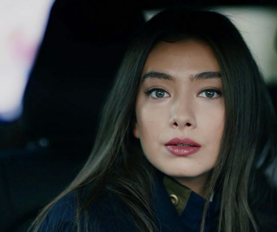 Звезда «Черной любви» Неслихан Атагюль поделилась кадрами на 20 неделе беременности