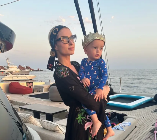 Фанаты Пэрис Хилтон вновь обеспокоены безопасностью ее детей