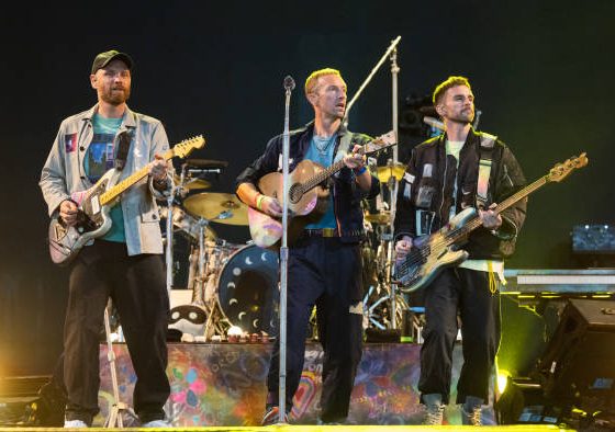 Тур Coldplay стал самым прибыльным в истории. Он превзошел прощальный концерт Элтона Джона