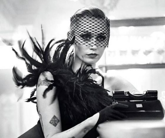 Неузнаваемая Майли Сайрус снялась для известного бренда: все внимание на ее ноги