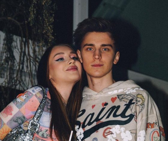 Влад А4 и Юля Годунова с дочерью отдыхают на Мальдивах