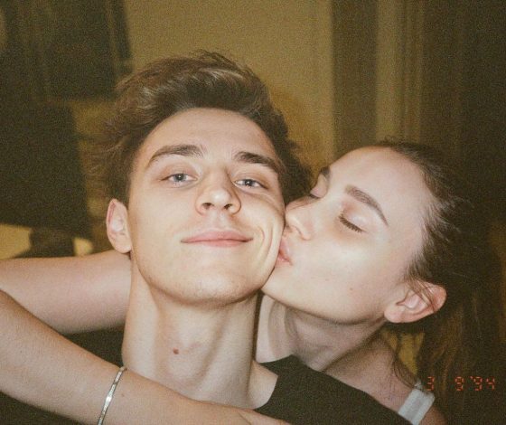 Влад А4 и Юлия Годунова появились отдельно на премии «Блогема» на фоне слухов о разладе