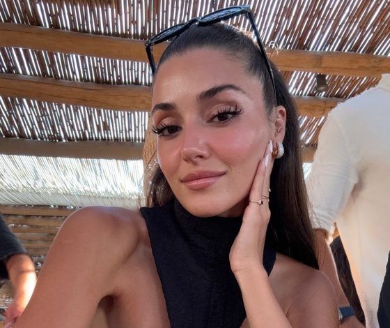 Ханде Эрчел поделилась чувственным фото с женихом