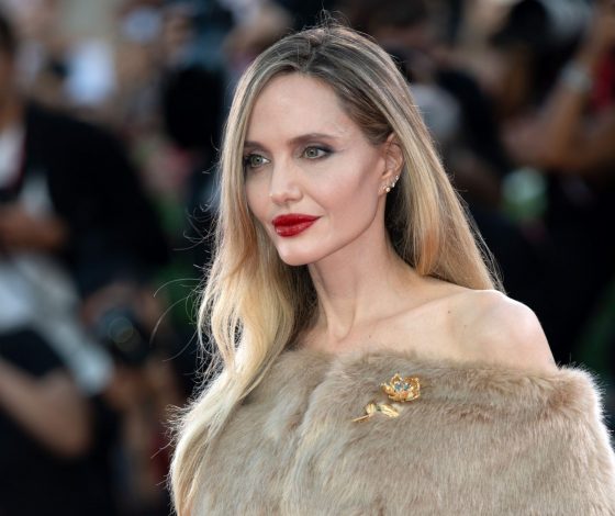 Анджелина Джоли расплакалась на премьере фильма «Мария»