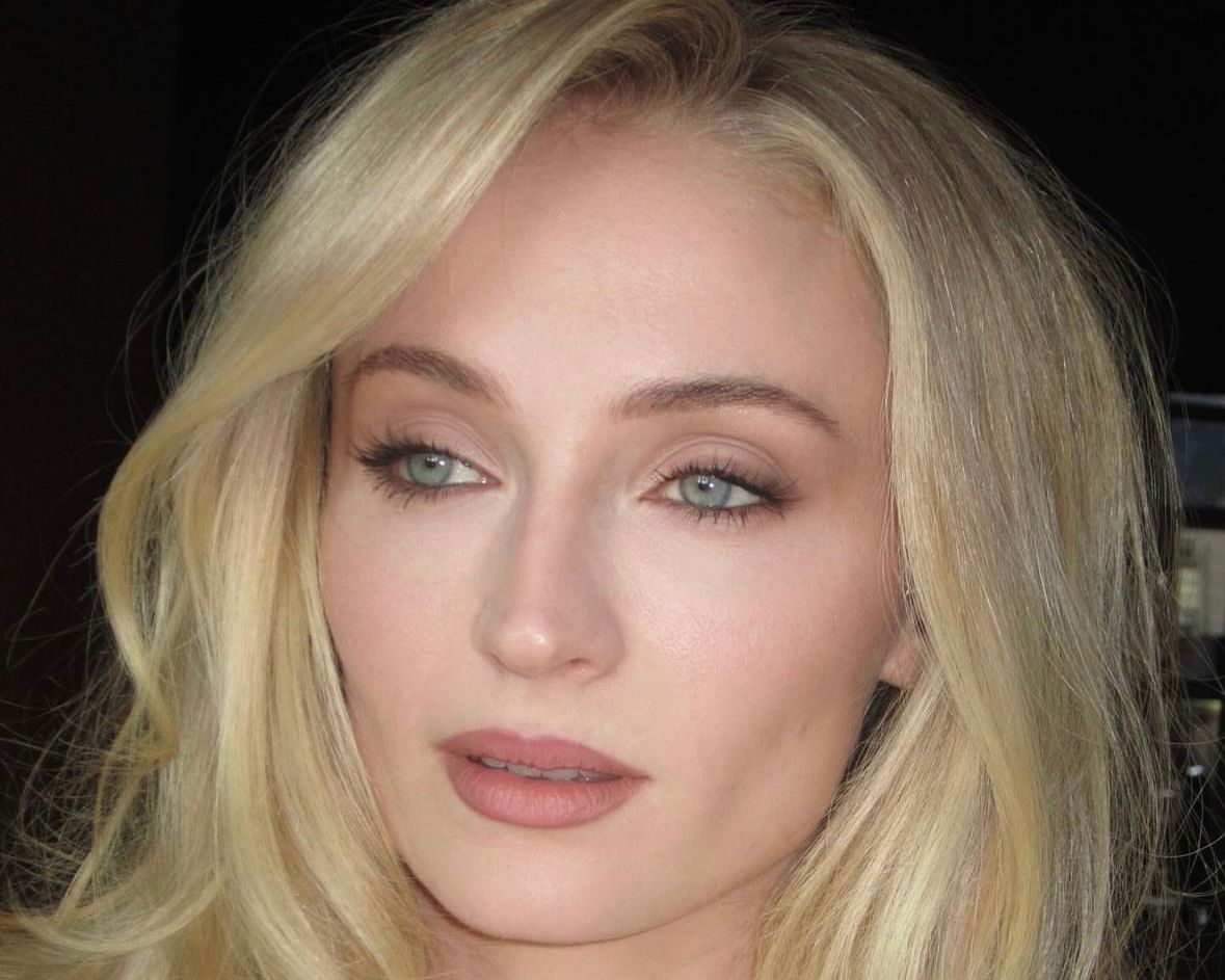Sophie Turner’s fans are delighted with her photo with her aristocratic boyfriend: “What a man!”