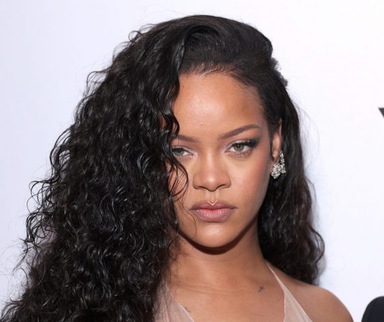 Рианна поддела Наоми Кэмпбелл на фоне давней вражды. Вот что случилось