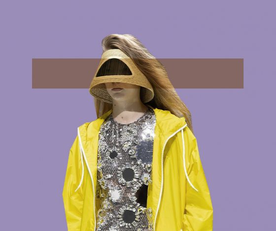 Такие очки ты точно никогда не видел, но Prada заставят нас всех носить их в следующем году