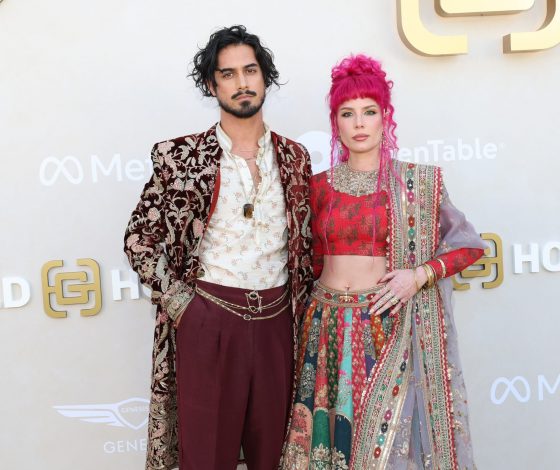 Холзи проговорилась о помолвке с Эваном Джогиа