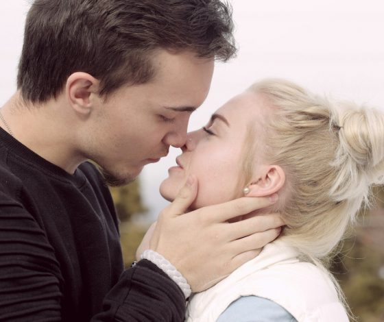 Ученые выяснили разницу характеров одиноких людей и тех, кто состоит в отношениях