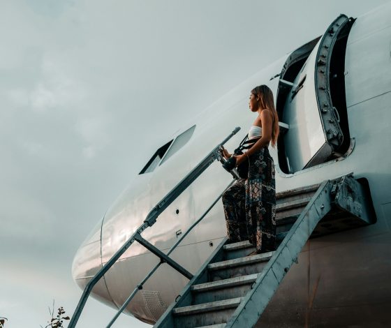 36-летняя женщина завершила «причудливый роман» с самолетом спустя девять лет