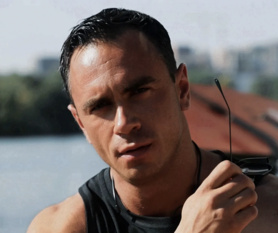 От любви до ненависти: в Сети раскритиковали того самого бортпроводника из «Аэрофлота»