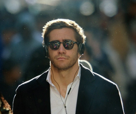 Наушники официально признали слуховым аппаратом. Одна функция решила все