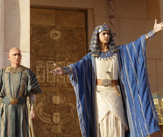 В Египте нашли бронзовый меч и украшения периода фараона