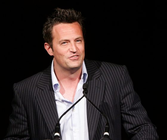 Актриса из сериала «Друзья» рассказала об уважительном поступке покойного Мэттью Перри