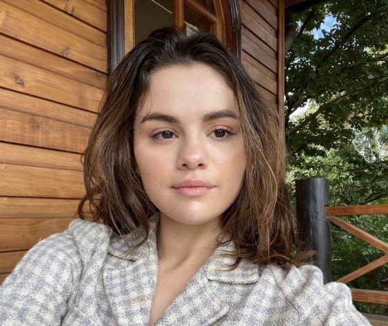 Маникюр цвета ванильного чая – тренд этой осени