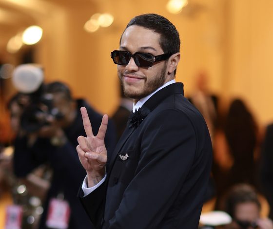 Пит Дэвидсон и Кейси Аффлек появятся в новом триллере про создателя биткоина