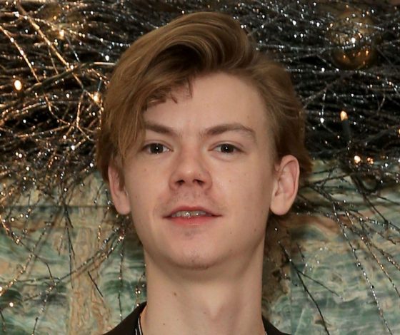 Смешной тред о том, как взрослых людей принимают за школьников