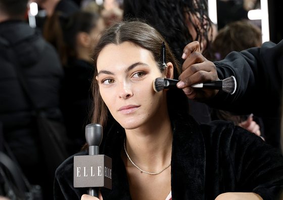 Виттория Черетти взяла с собой на шоу Victoria's Secret фото российского двойника ДиКаприо