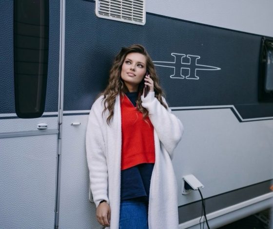 Лиана Гриба поделилась первыми кадрами со съемок «Постучись в мою дверь в Москве»