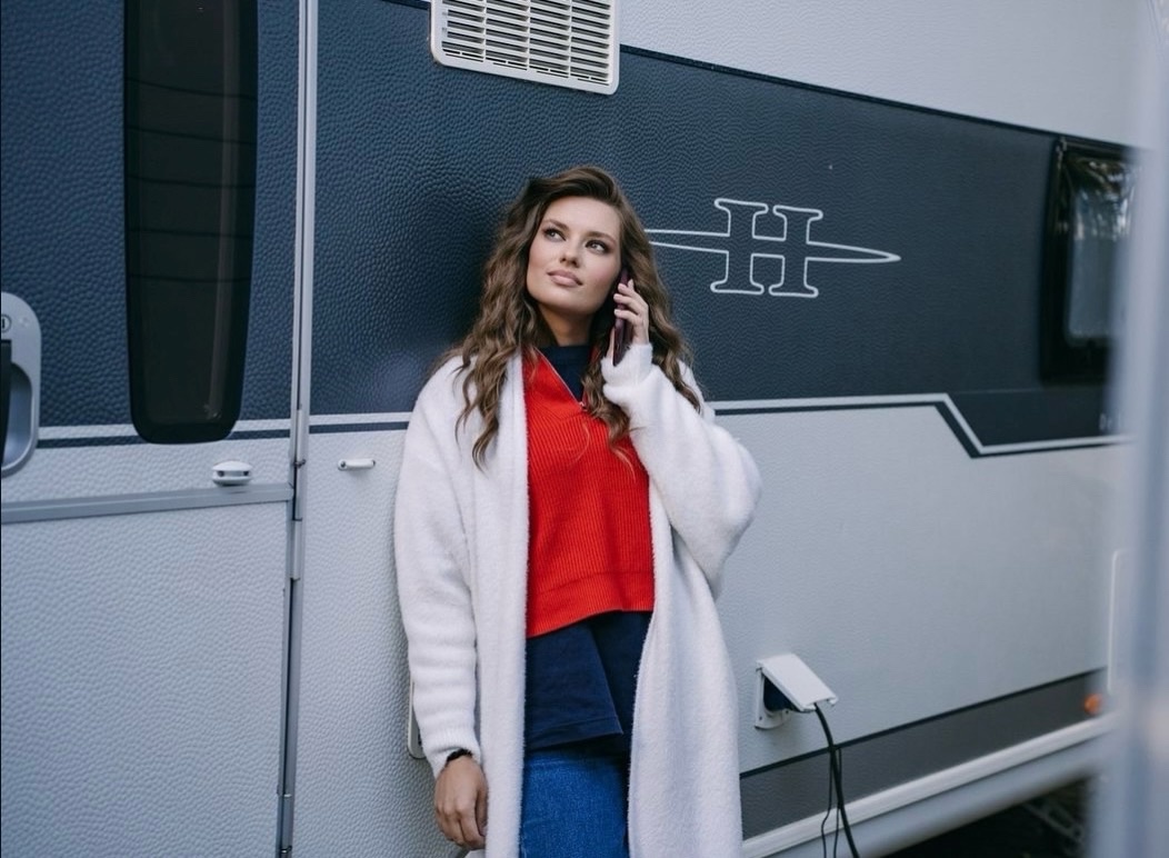 Liana Griba shared the first frames from the shooting of the movie “Knock on my door in Moscow”