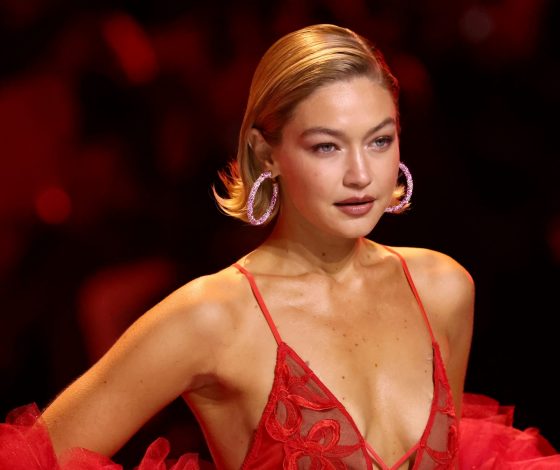 Джиджи Хадид поделилась редкими снимками дочери