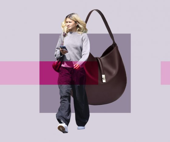 Зендея носит сумку в самом трендовом цвете сезона. Где купить похожую?