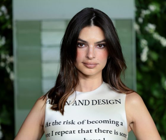 Эмили Ратаковски поделилась редкими кадрами с трехлетним сыном