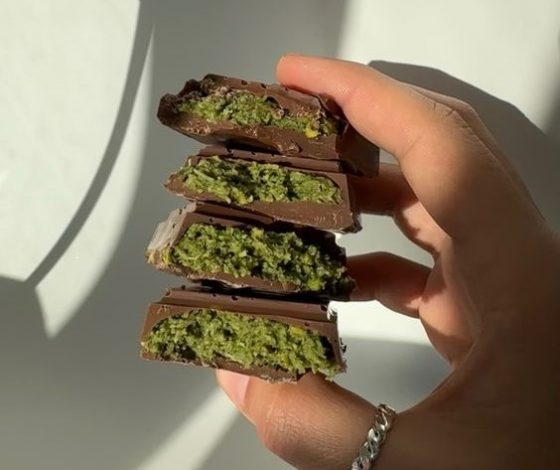 Девушка пострадала от популярного дубайского шоколада