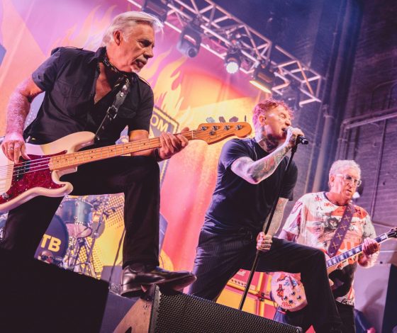 Рукописные тексты Sex Pistols выставили на продажу