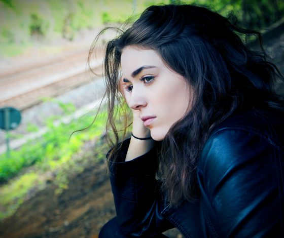 Новый тренд Queen never cry: почему видео с холодным выражением лица стали популярными