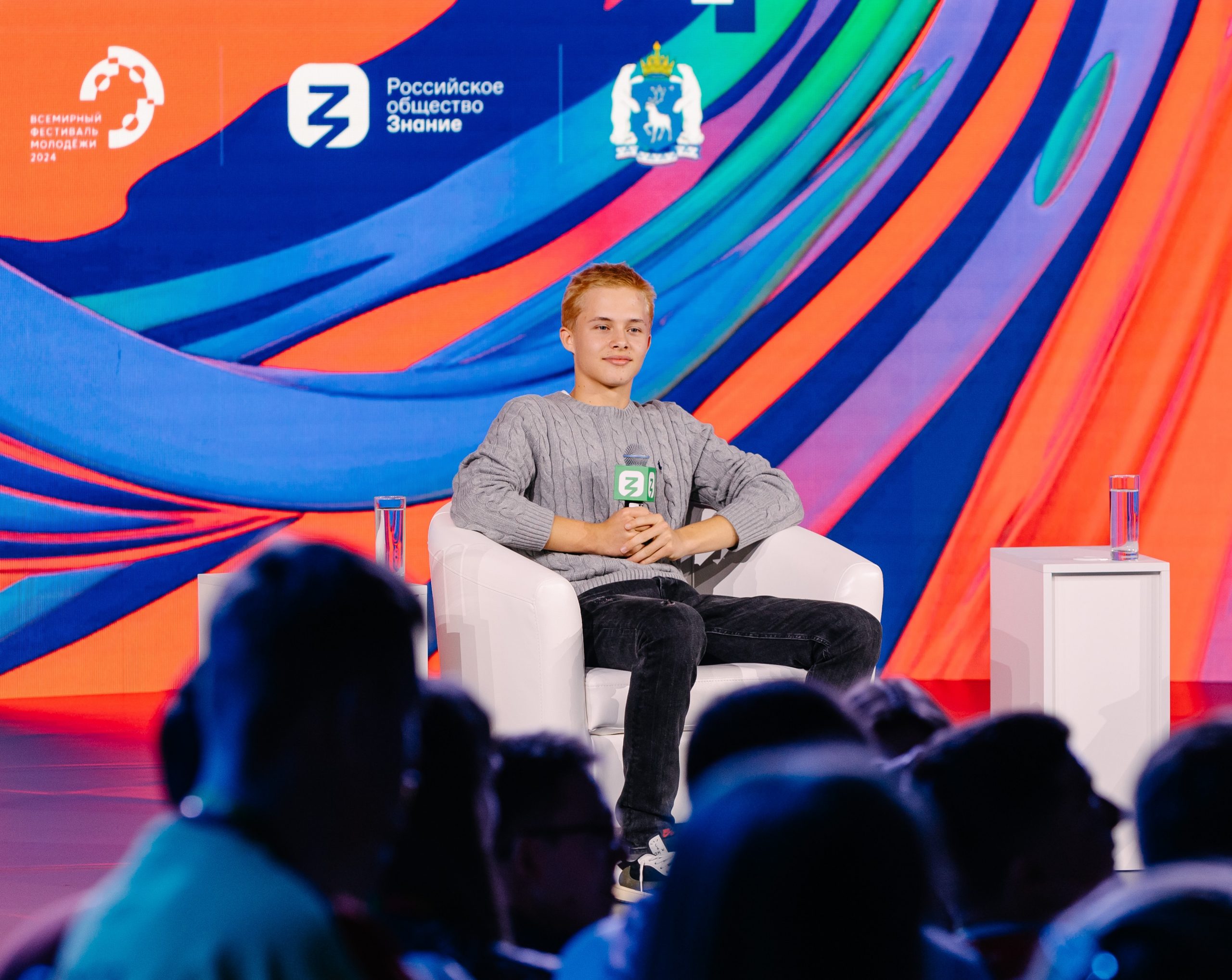 Lessons, master classes and dialogue with AI: where to have fun with the stars